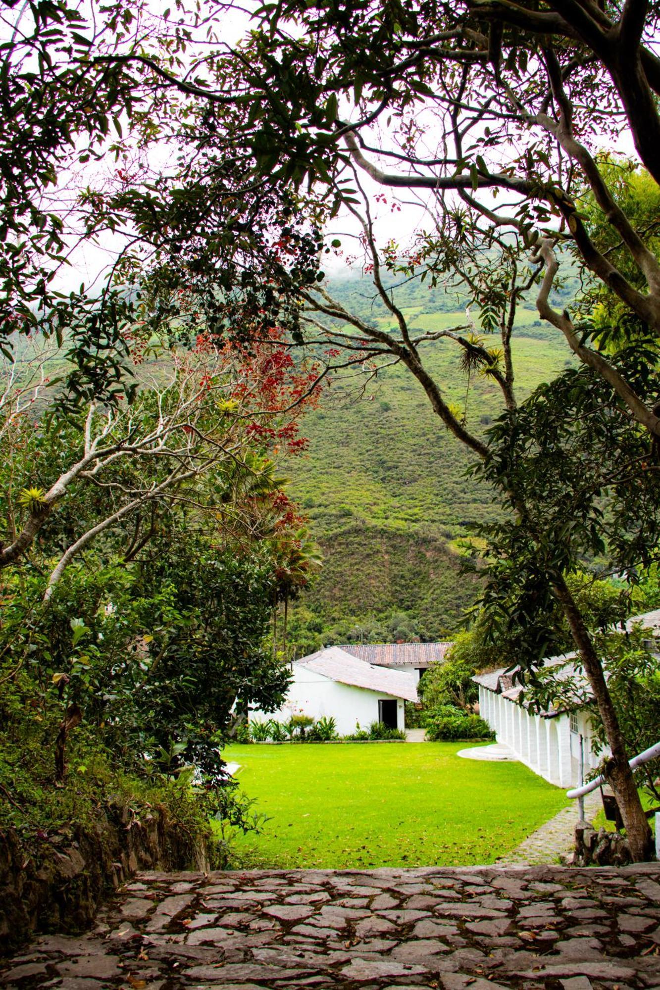 Hostería La Eterna Primavera Huigra Exterior foto