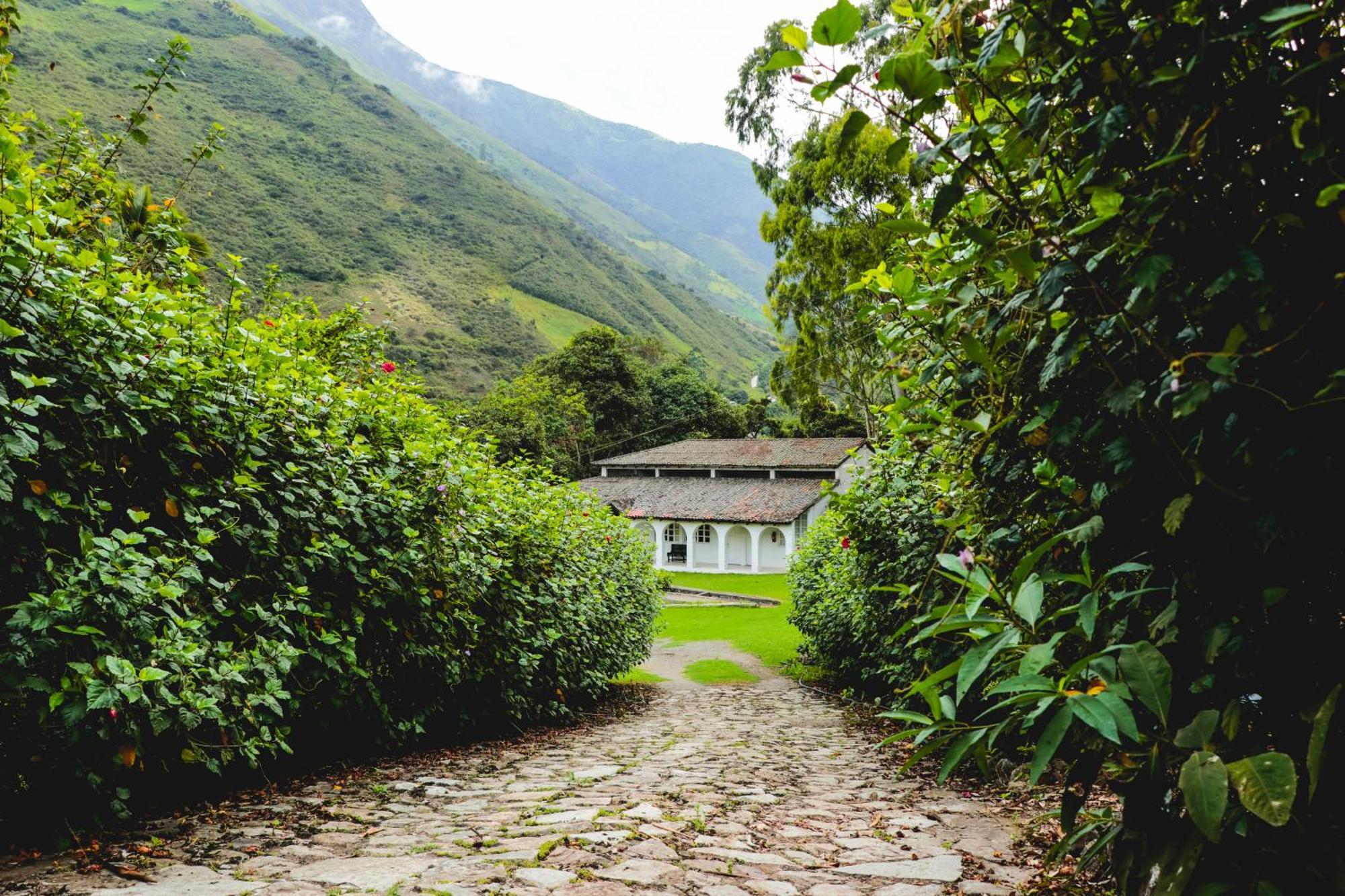 Hostería La Eterna Primavera Huigra Exterior foto