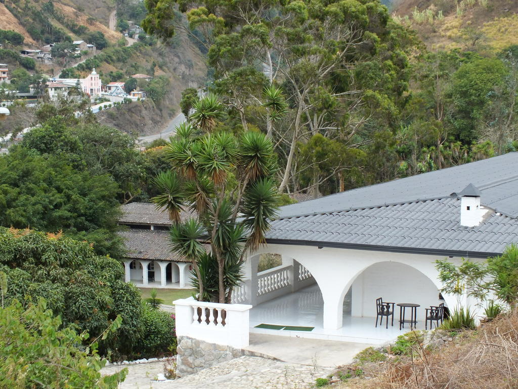Hostería La Eterna Primavera Huigra Exterior foto