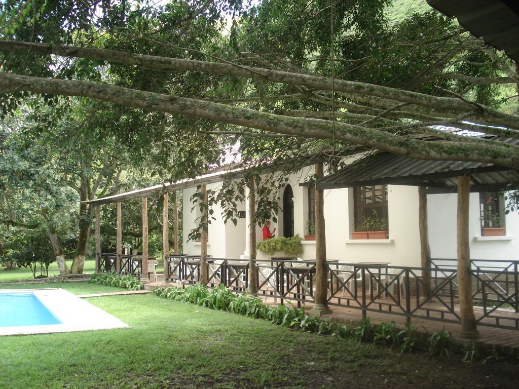 Hostería La Eterna Primavera Huigra Exterior foto